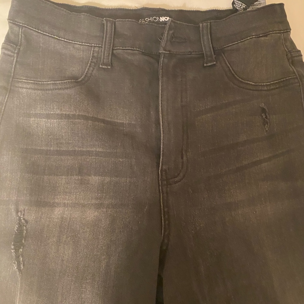 Distressed jeans - Picture 7 of 8